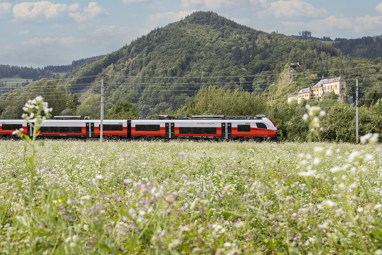 ÖBB suplimentează peste 6.600 de locuri pentru călători în perioada minivacanței de Rusalii și Fronleichnam