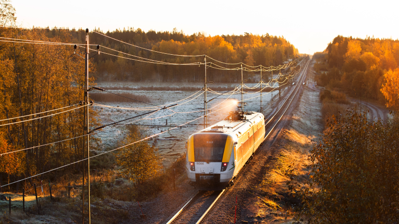 Suedia aprobă dublarea liniei Karlstad–Kil - cea mai aglomerată secțiune cu linie simplă din țară - deschizând drumul către modernizarea completă a rutei Stockholm–Oslo
