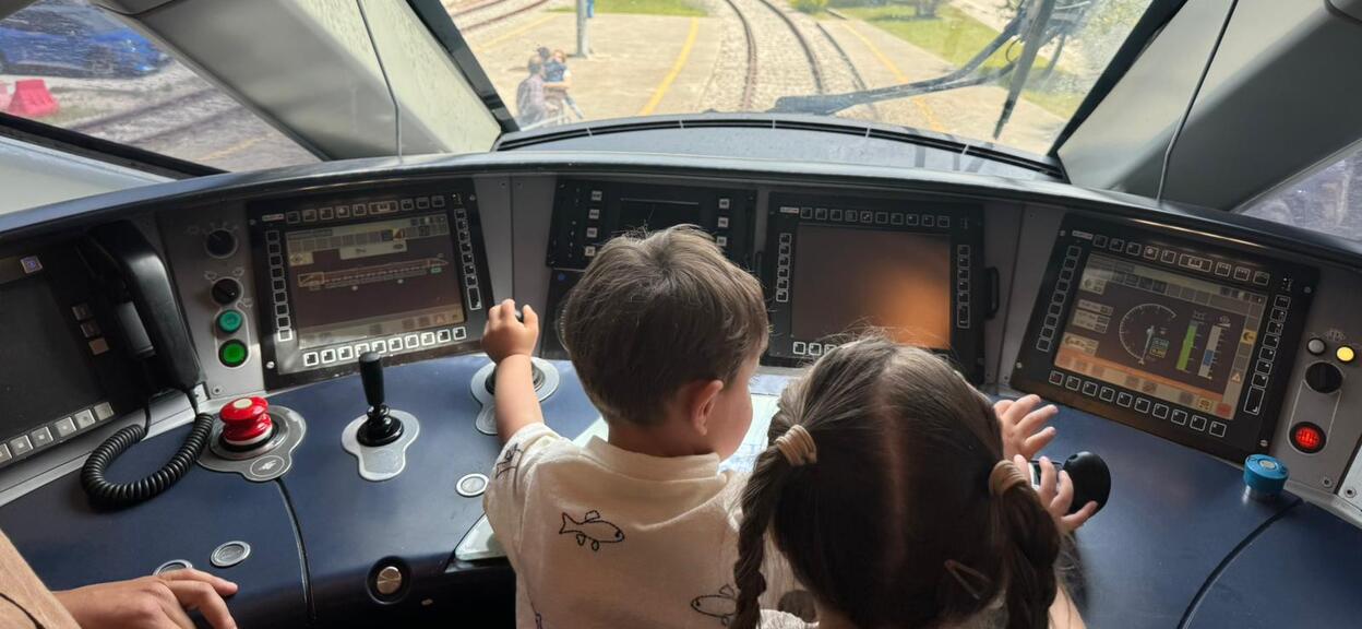 Alstom deschide porțile celor nouă unități din Italia pentru mii de vizitatori pentru a crea o călătorie interactivă în inovația feroviară
