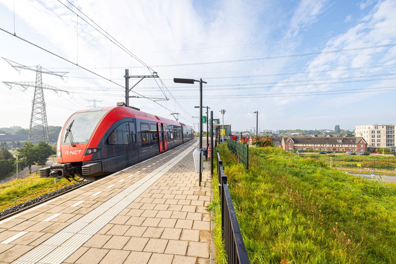 Olanda majorează tarifele de utilizare a infrastructurii feroviare din 2027 și introduce acorduri multianuale pentru acces și capacitate