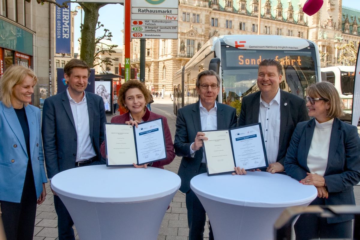 EIB finanțează cu peste un miliard de euro modernizarea rețelei electrice din Hamburg și achiziția a 188 de autobuze electrice pentru vhh.mobility