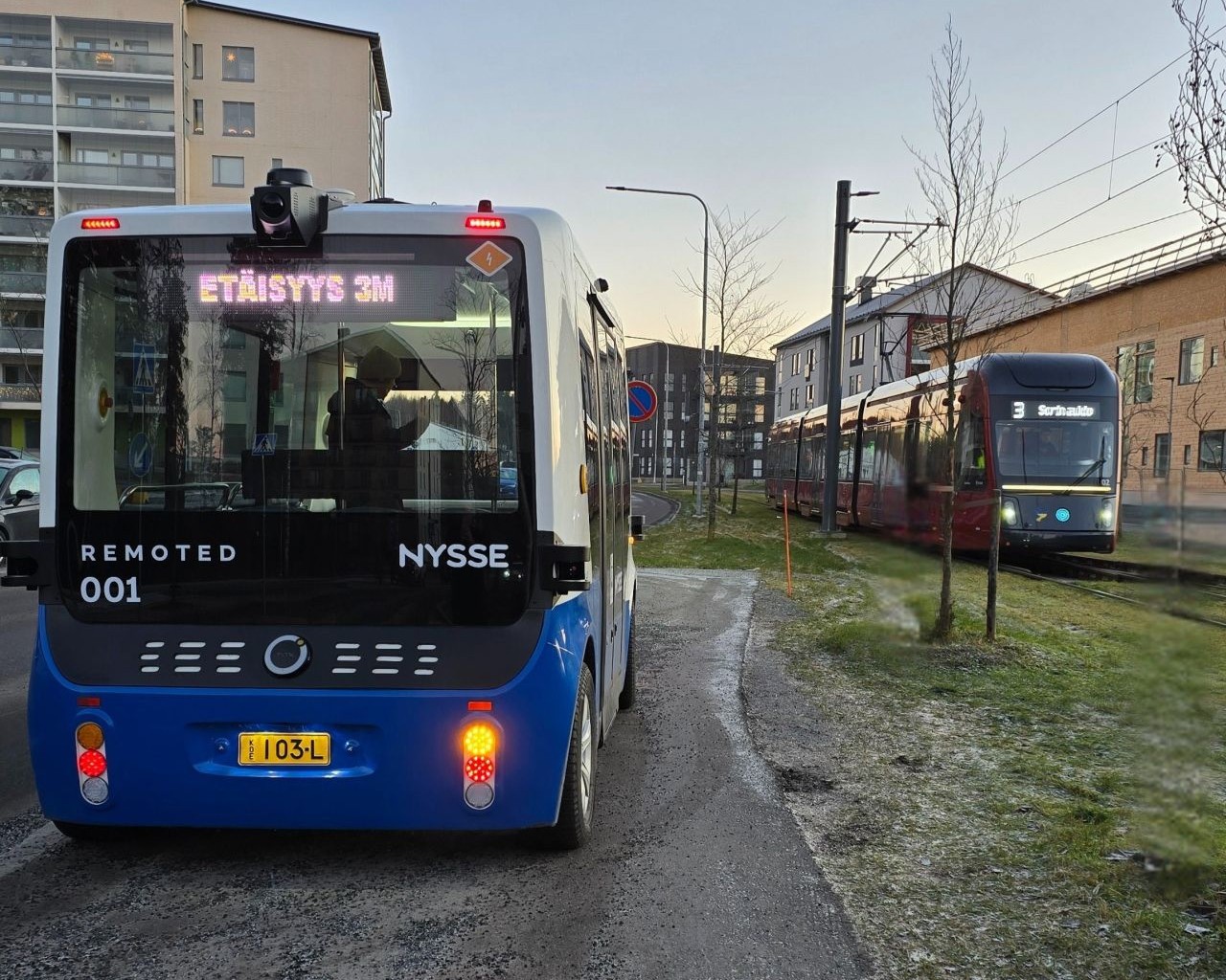 Finlanda autorizează primul serviciu de transport public cu autobuz autonom fără șofer de siguranță la bord