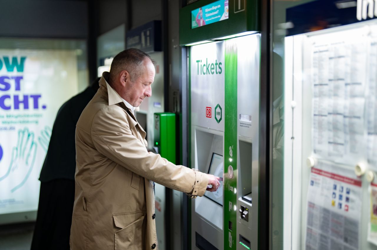 VRR elimină granițele tarifare interne și introduce o structură simplificată cu trei prețuri pentru a ușura călătoria pasagerilor