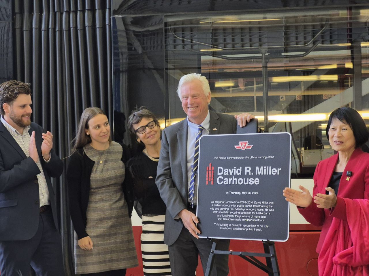 Toronto denumește depoul de tramvaie „David R. Miller Carhouse” în onoarea inițiatorului programului Transit City
