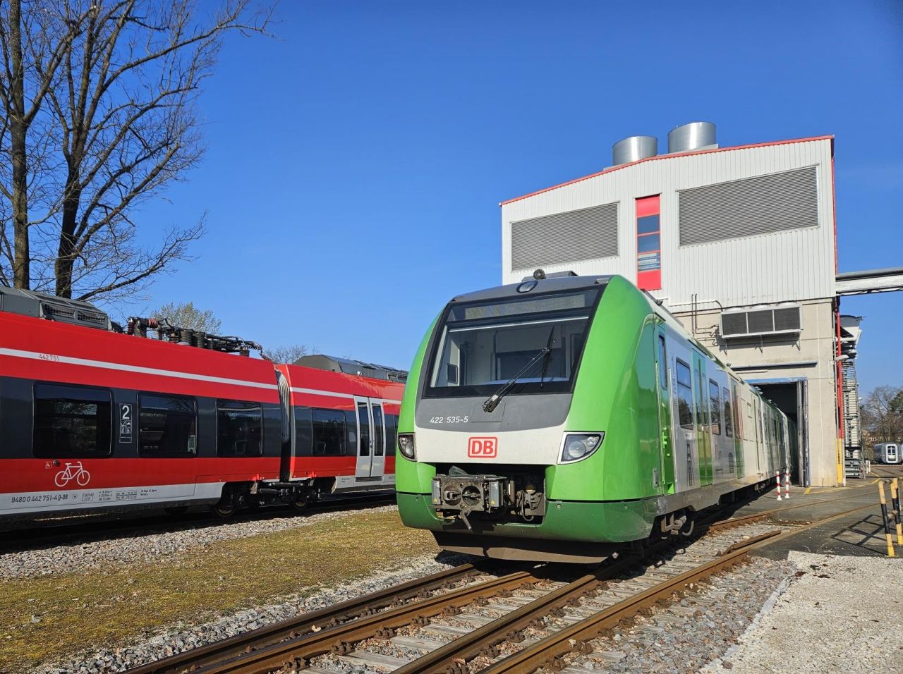 DB Fahrzeuginstandhaltung introduce pentru prima dată la Nürnberg o procedură de vopsire parțială adaptată fiecărui tren, un nou pas în eficientizarea mentenanței flotei DB Regio NRW