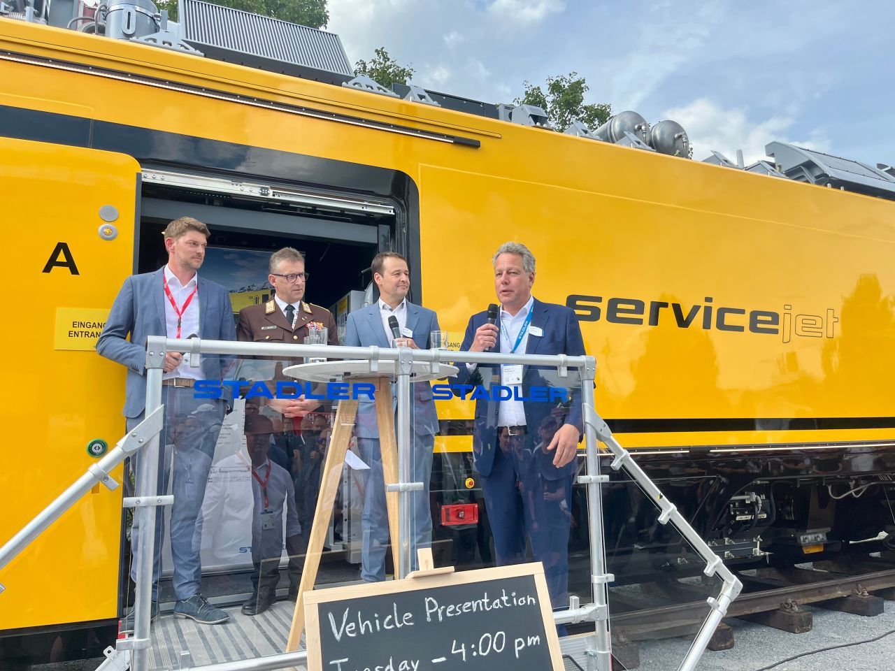 Stadler prezintă trenul de intervenție Servicejet, vehiculul multifuncțional pentru operațiuni de salvare în tuneluri, deja pregătit pentru Koralmtunnel