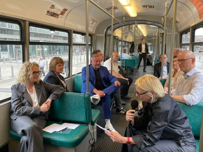 Un tramvai vechi din Frankfurt devine forum mobil pentru dezbateri despre viitorul mobilității în cadrul DVWG