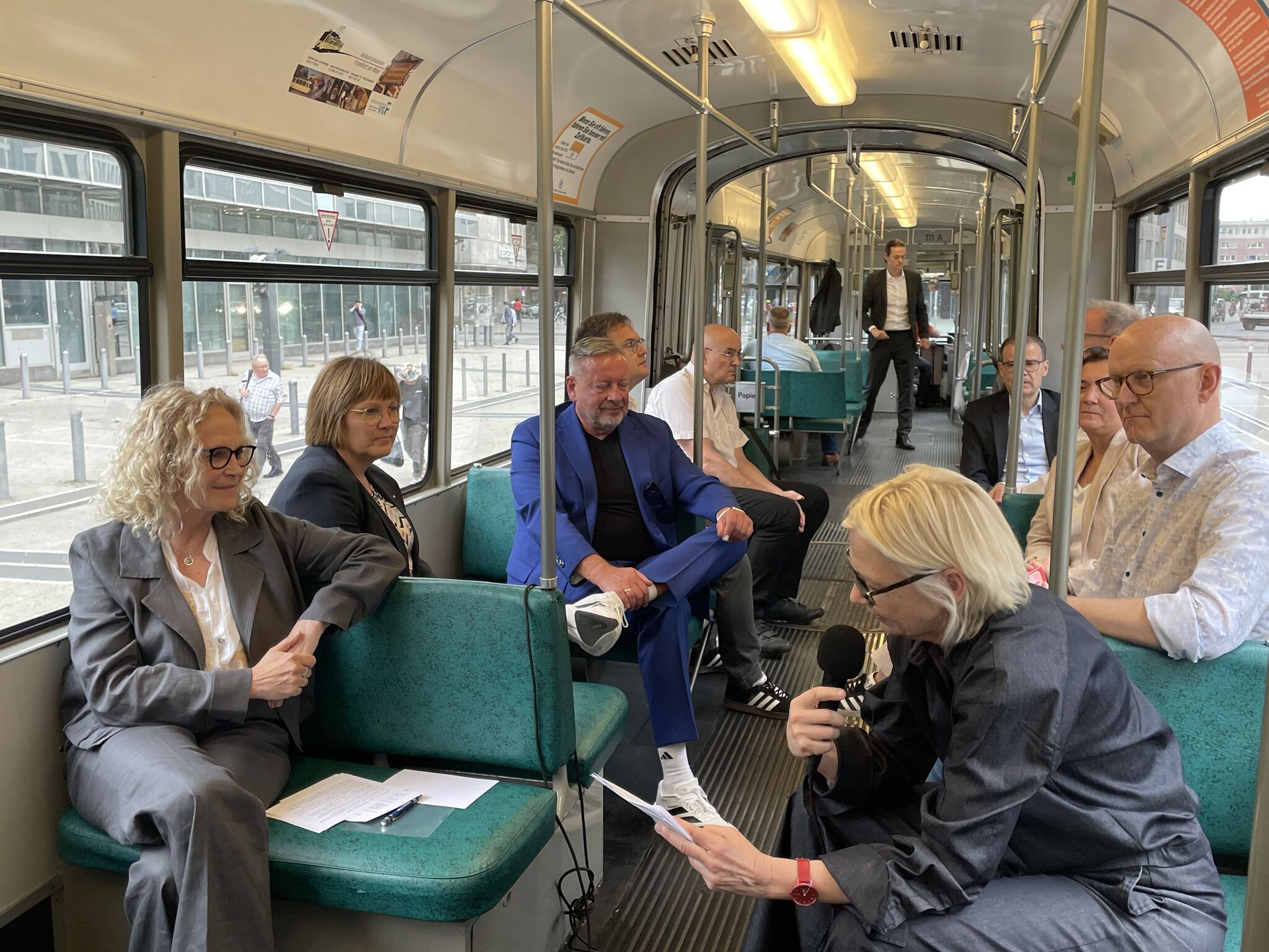Un tramvai vechi din Frankfurt devine forum mobil pentru dezbateri despre viitorul mobilității în cadrul DVWG