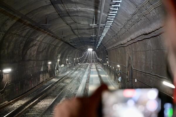 Barcelona anunță lucrări majore la metrou în vara 2026, cu închideri parțiale pe L1, L4 și L9/L10 și măsuri extinse de remediere pentru pasageri