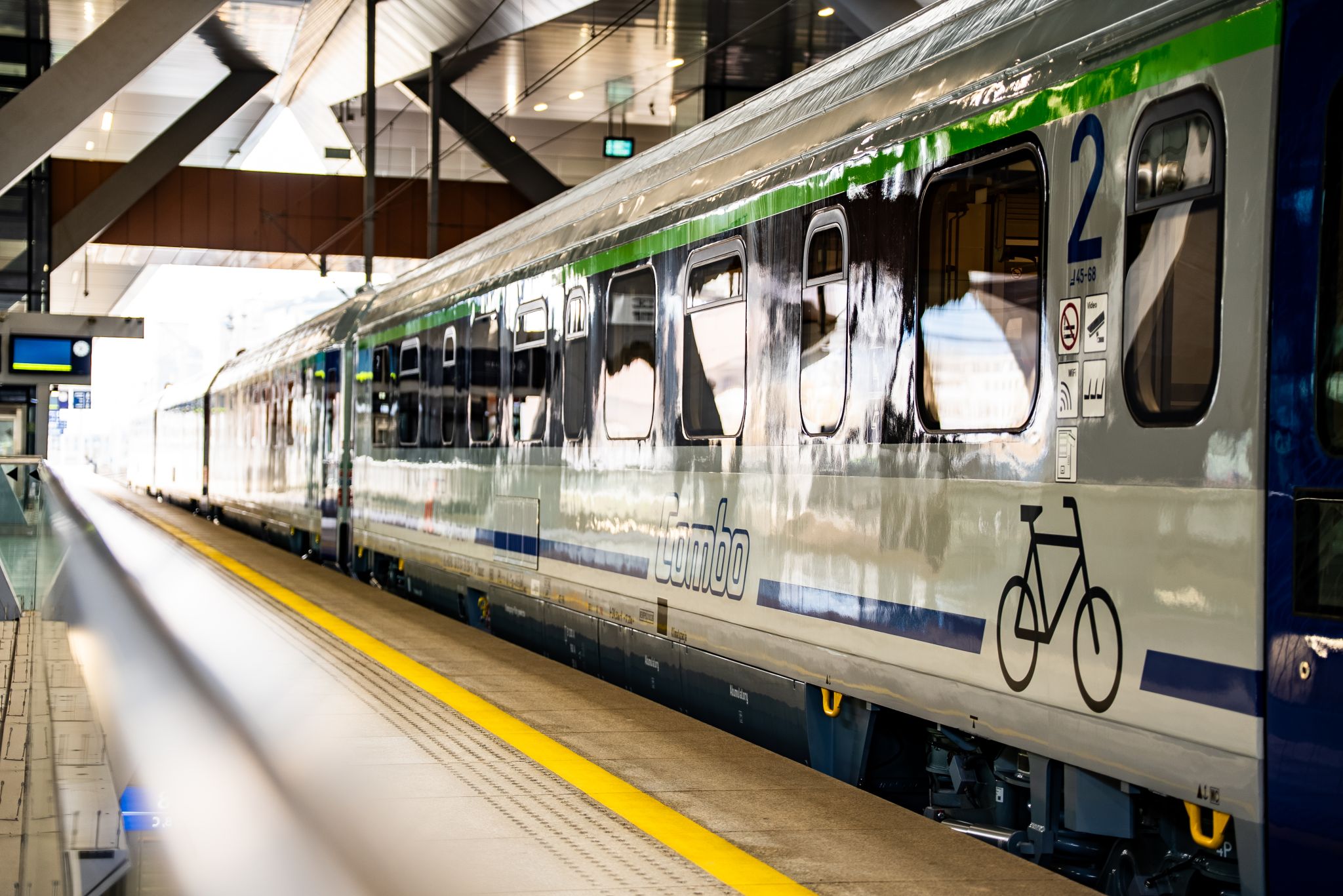 PKP Intercity finalizează recepția celor 50 de vagoane COMBO modernizate, pregătite pentru sezonul estival 2026
