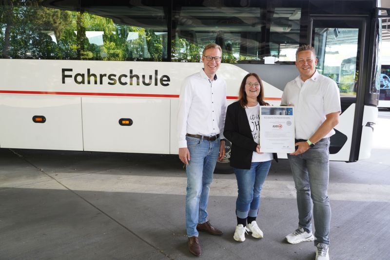 Școala de conducători autobuz KVB primește pentru a șasea oară premiul de competență VDV