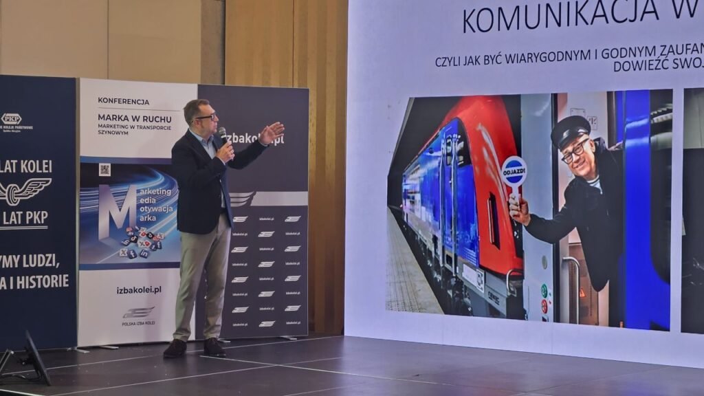 Experți ai industriei feroviare discută la conferința „Marca în mișcare” despre rolul identității și comunicării în dezvoltarea transportului pe șină