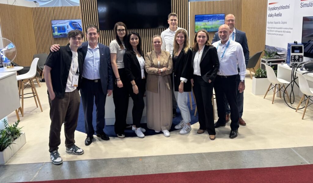 Alstom prezintă la Rail Business Days 2026 soluțiile care pot transforma capacitatea, interoperabilitatea și digitalizarea rețelei feroviare din Cehia și Europa