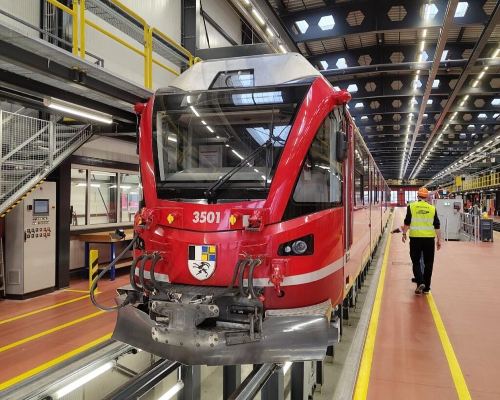 RAILplus și Rhätische Bahn consolidează cooperarea printr‑o vizită tehnică în noile ateliere Landquart și prezentarea trenului echipat cu Smart SKK
