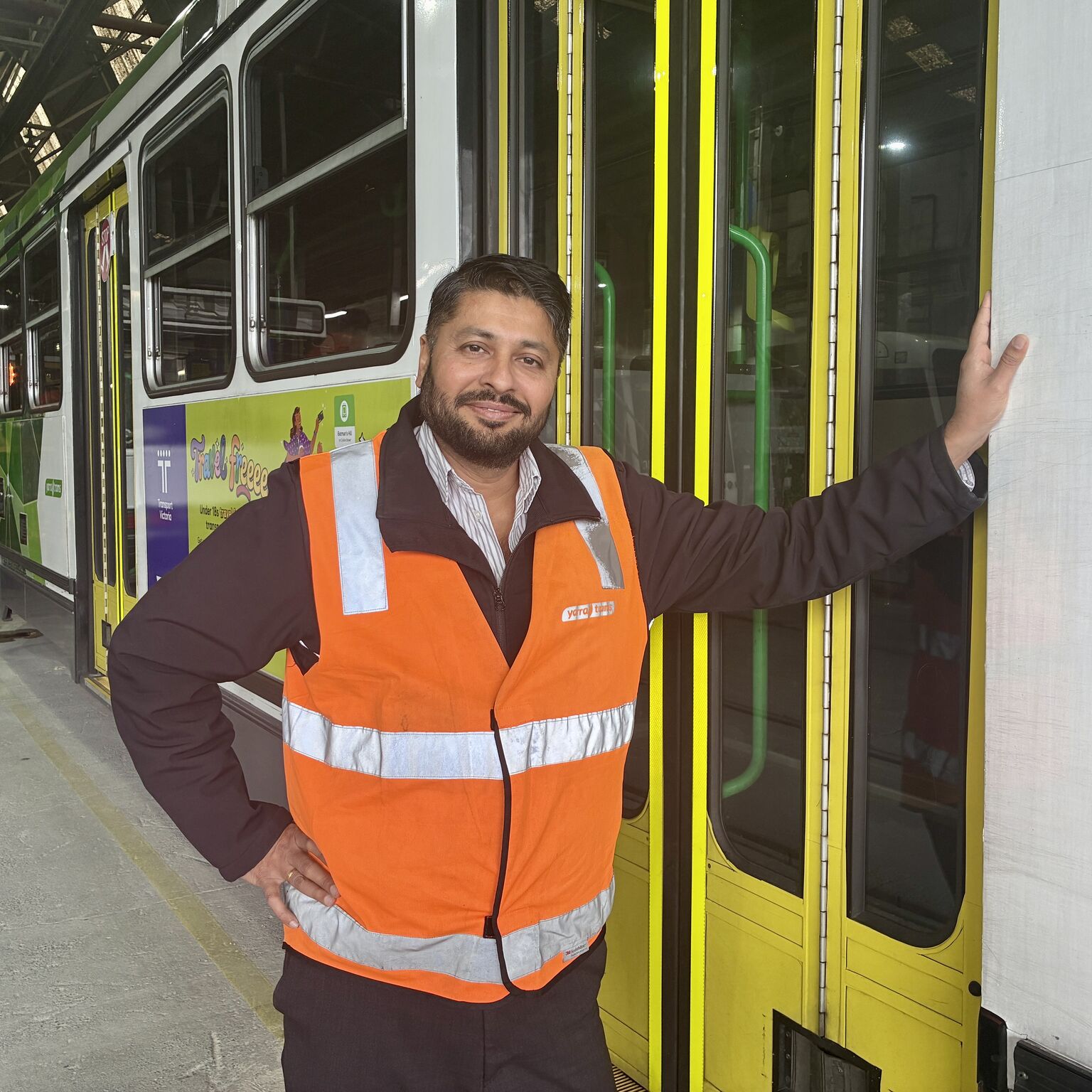 Yarra Trams evidențiază rolul esențial al ofițerilor autorizați în siguranța și sprijinul pasagerilor, prin povestea lui Sunny, aflat în serviciu de peste 20 de ani