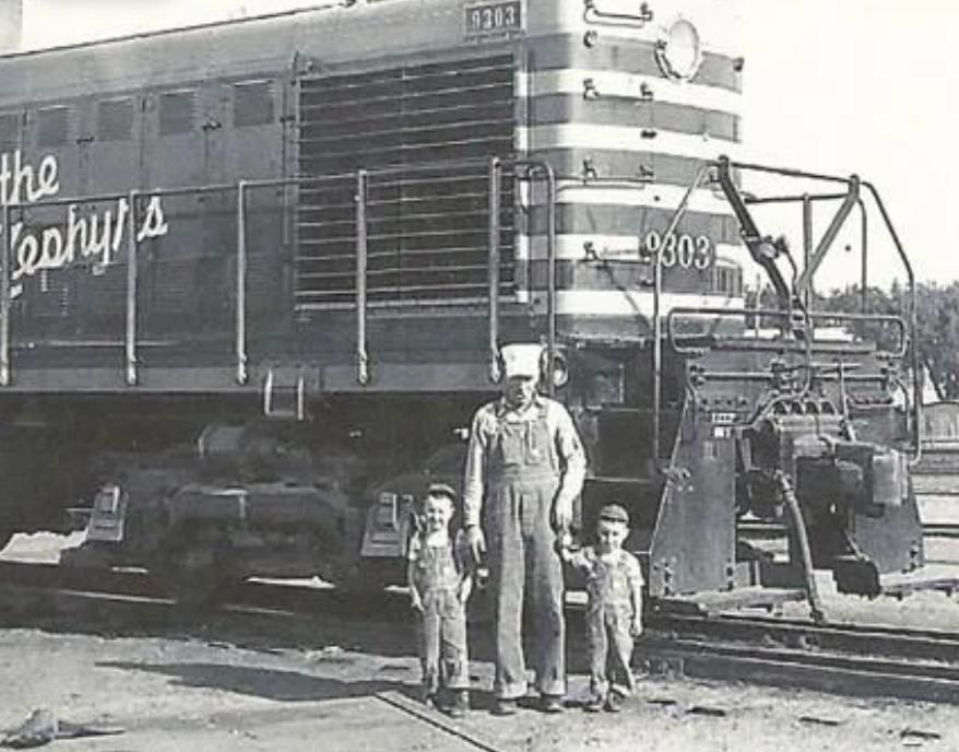 O familie cu cinci generații de feroviari: povestea impresionantă a dispecerului BNSF Jason Maxfield și a unei tradiții care durează din 1897