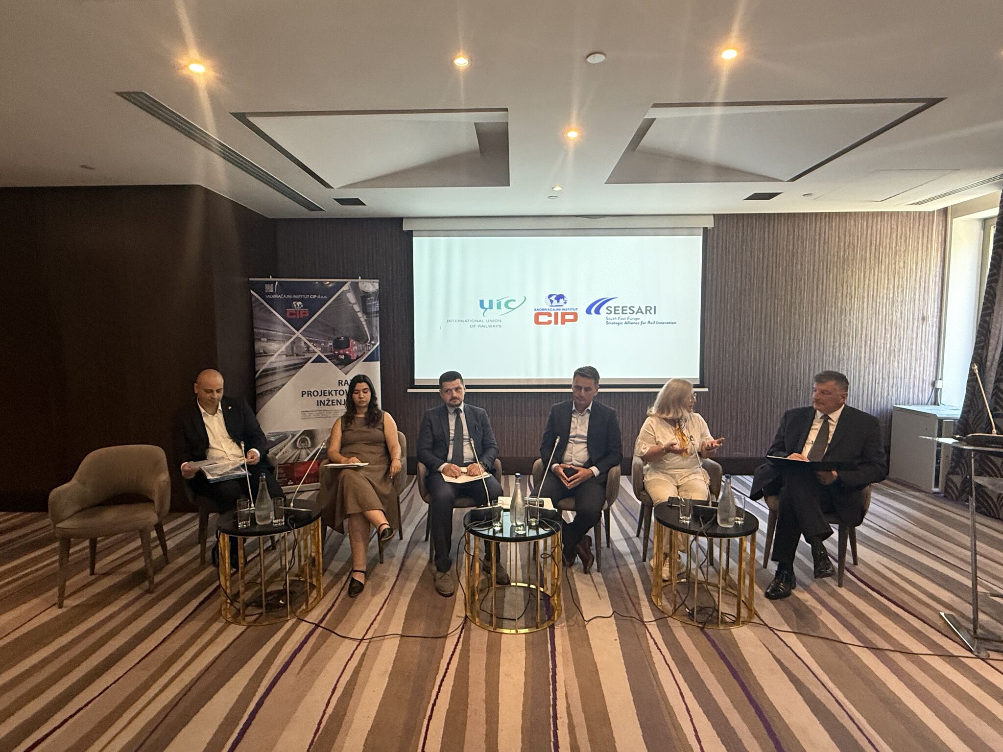 Liderii din Balcanii de Vest discută la Belgrad viitorul mobilității feroviare și necesitatea unei rețele regionale conectate și interoperabile