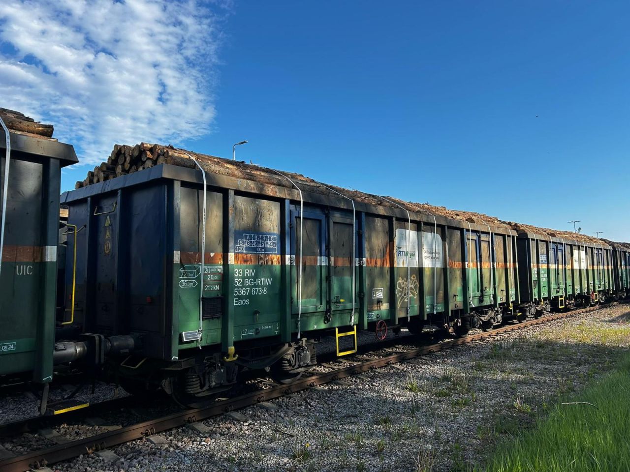 Railtrans International reia după mulți ani transportul feroviar de lemn din portul Gdańsk către România, cu prima cursă finalizată cu succes și operațiuni în curs