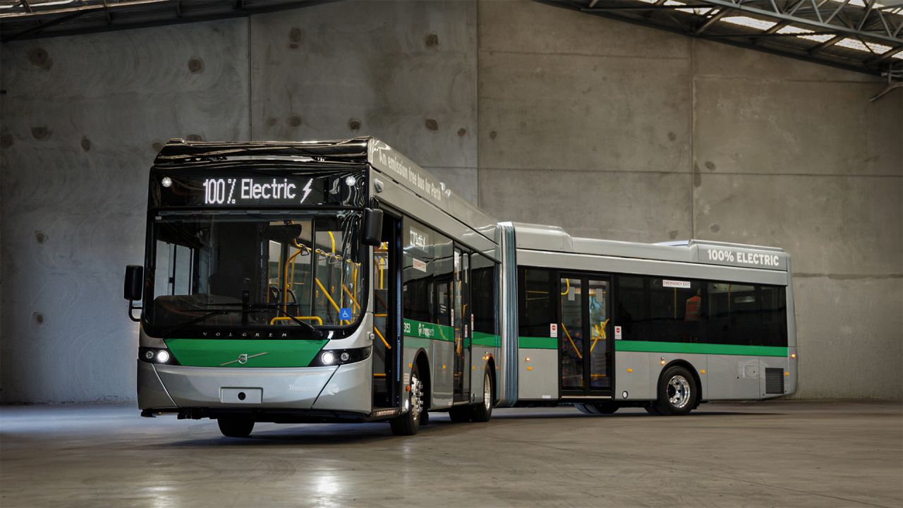 Volvo Buses prezintă în Australia primul autobuz electric articulat Volvo BZL Electric Articulated, un model de 18 metri construit local și adaptat pentru rețelele urbane cu trafic intens