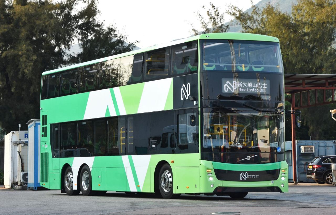 Volvo livrează 18 autobuze B8L către New Lantao Bus, primele unități din această serie operate de companie în Hong Kong