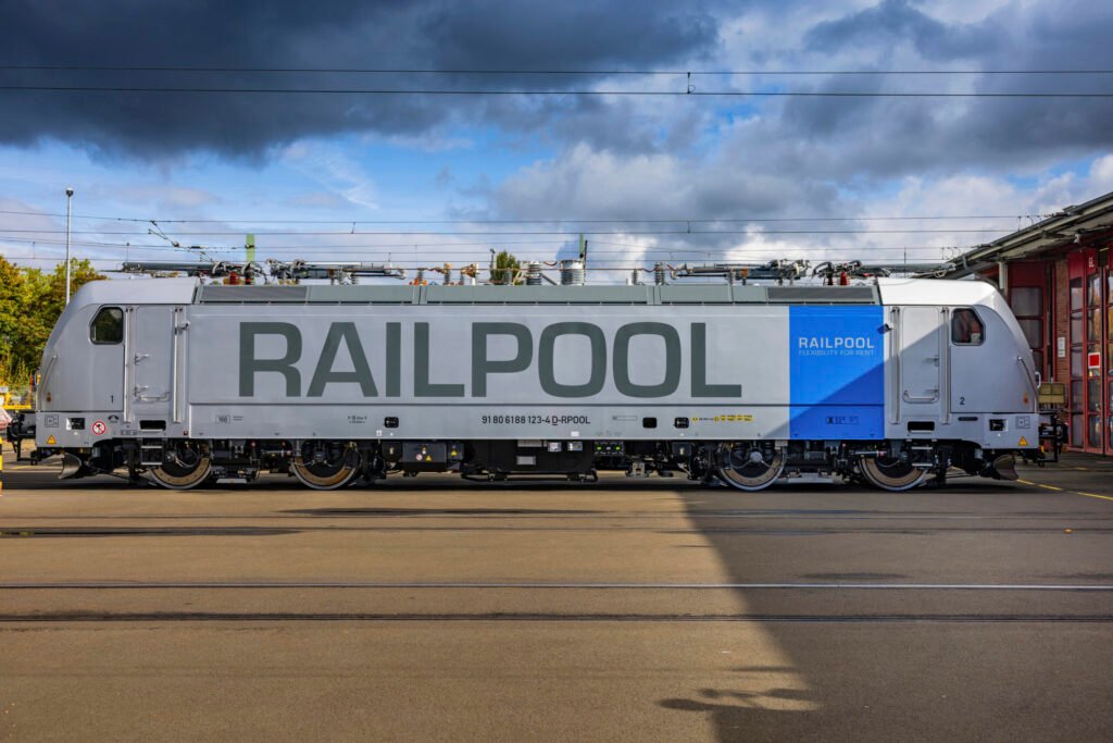 RAILPOOL accelerează investițiile în Franța cu noile locomotive Traxx Universal și își consolidează poziția pe piața europeană de leasing feroviar
