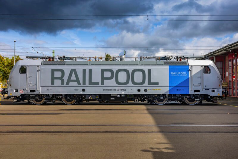 RAILPOOL accelerează investițiile în Franța cu noile locomotive Traxx Universal și își consolidează poziția pe piața europeană de leasing feroviar