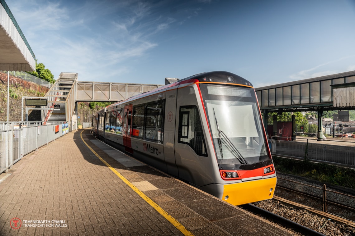 Transport for Wales intră în etapa finală pentru introducerea tram‑trenurilor pe ruta Pontypridd – Cardiff Bay în vara 2026