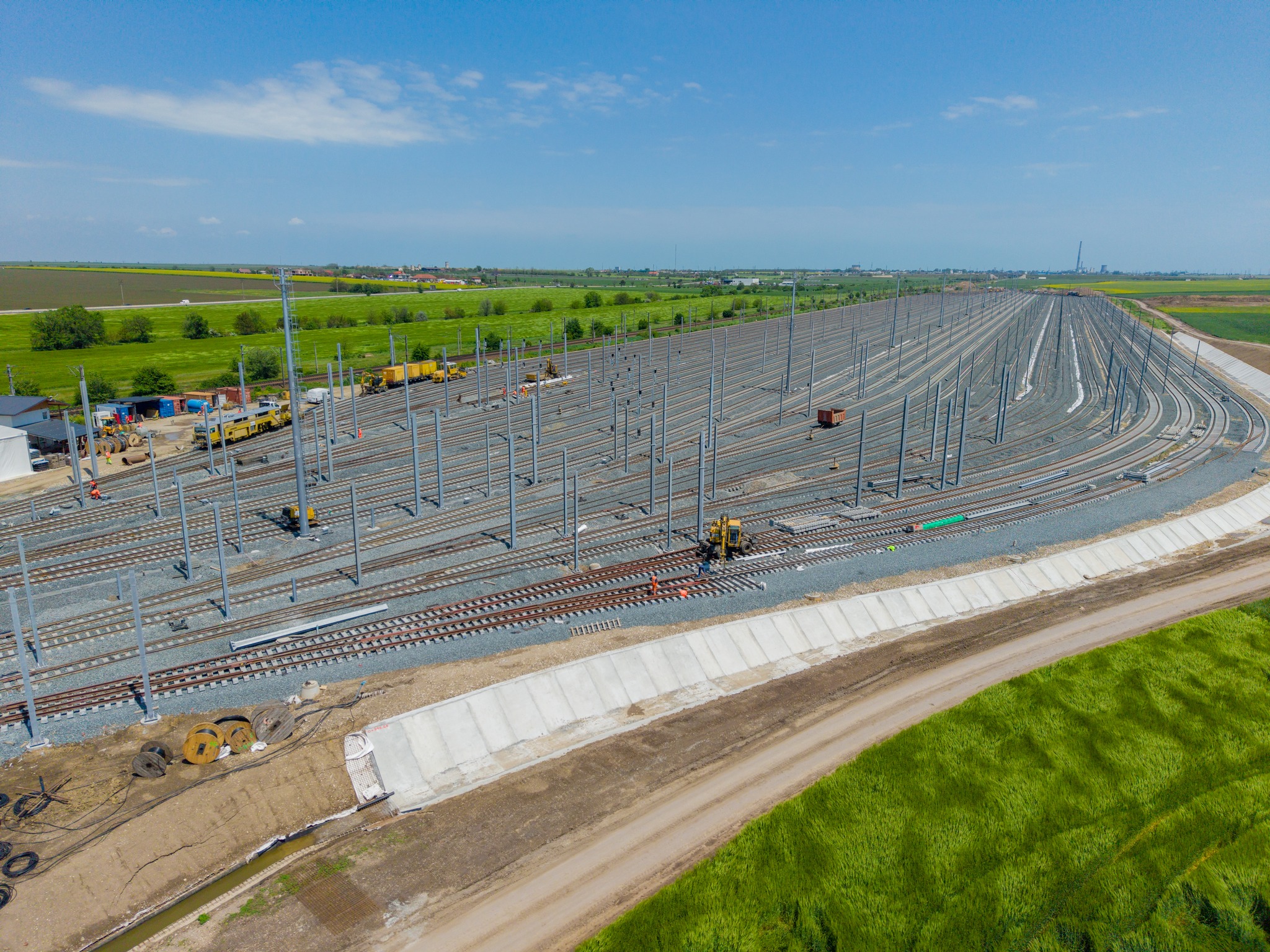 BAWI avansează la peste 90% în electrificarea stației Valu lui Traian și a Grupei Așteptare