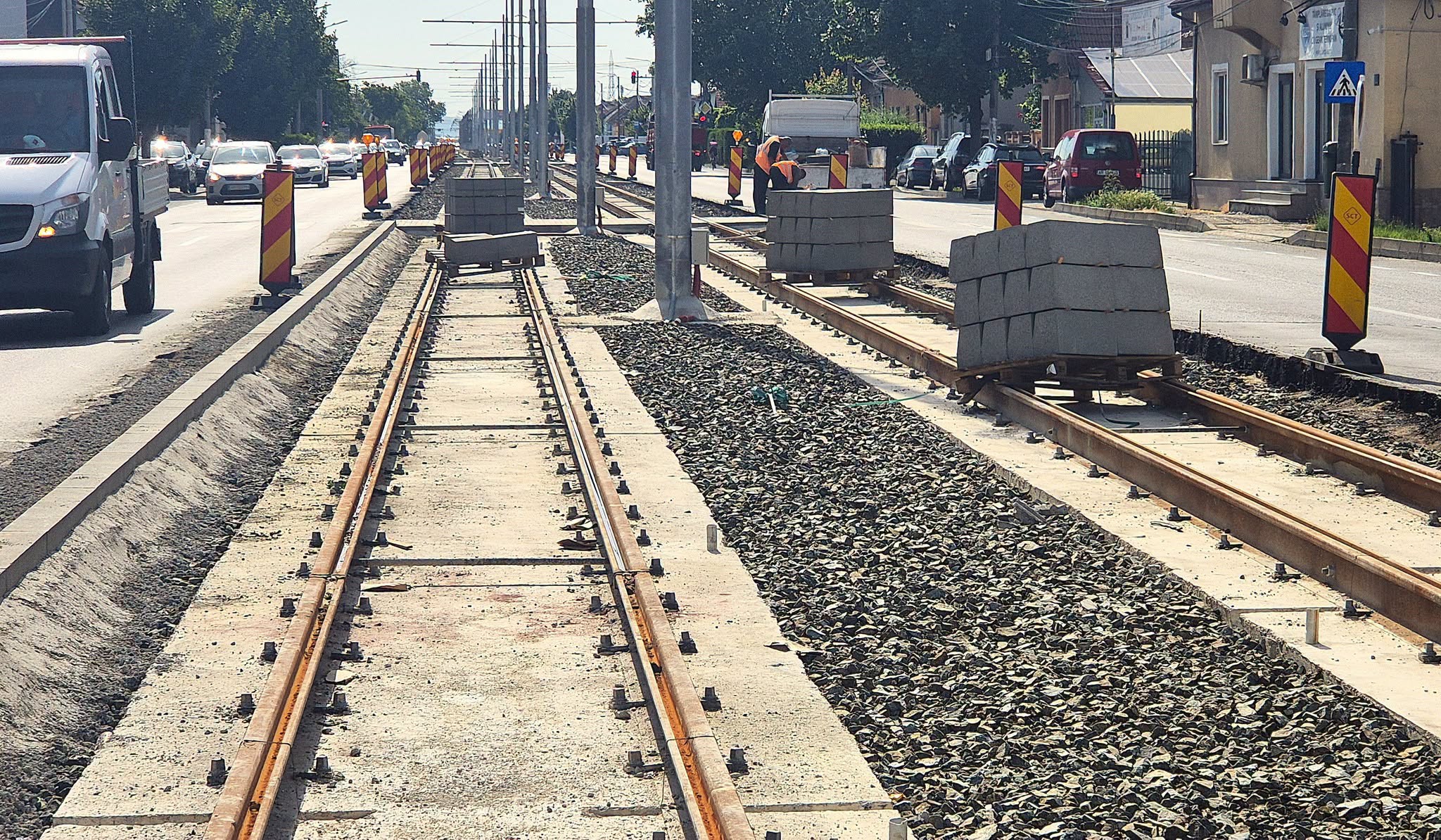 Arad accelerează modernizarea infrastructurii de tramvai pe Calea Radnei pentru a permite exploatarea noilor vehicule în condiții optime