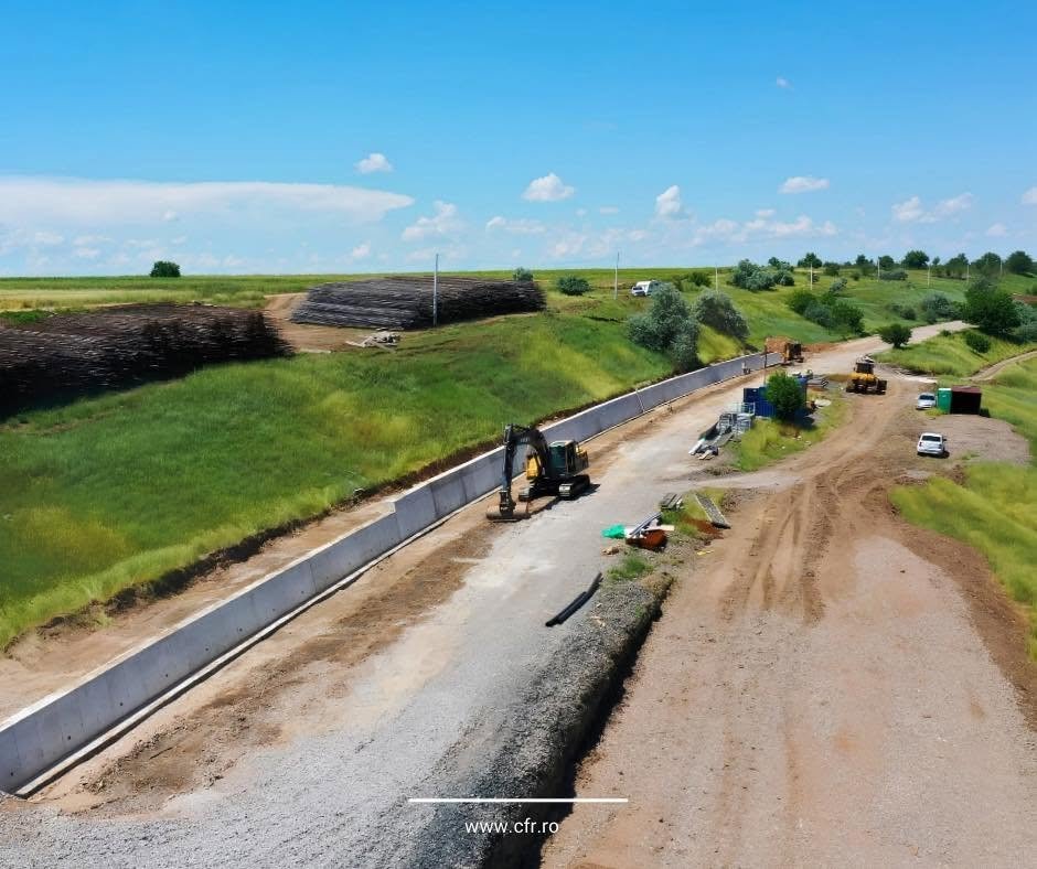Lucrările de modernizare avansează pe linia feroviară București – Giurgiu, proiect strategic pentru conectivitatea României cu Europa de Sud‑Est. Stadiu fizic de 7%