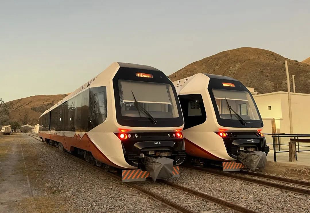 Trenurile ușoare CRRC pentru provincia Jujuy intră în serviciu, cu un mesaj special semnat de Lionel Messi și cu o misiune clară: mobilitate verde în inima peisajelor UNESCO