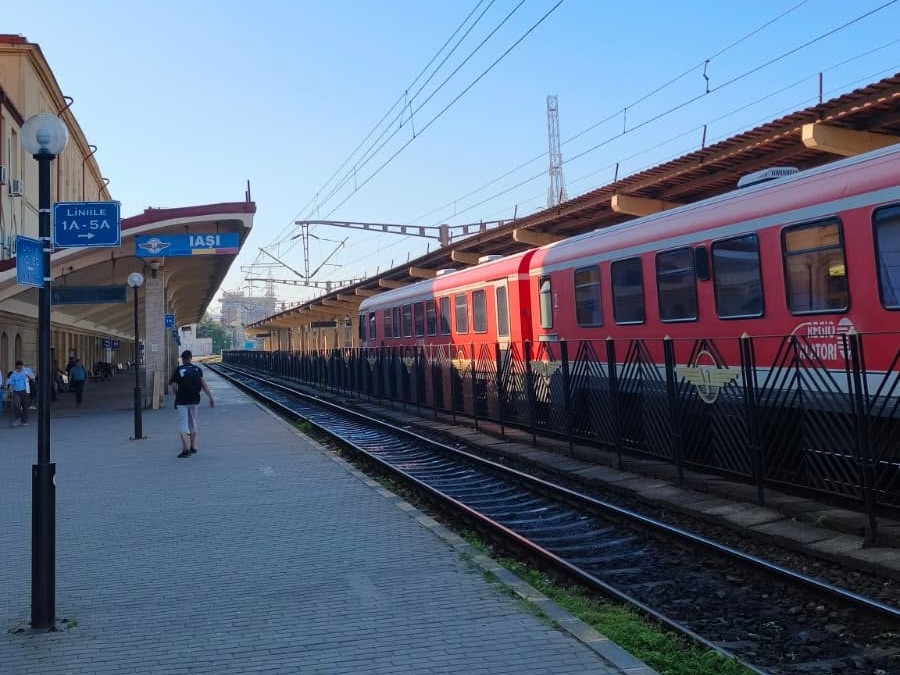 Electrificarea și modernizarea liniei de cale ferată Iași – Ungheni avansează: Guvernul aprobă indicatorii tehnico‑economici ai proiectului