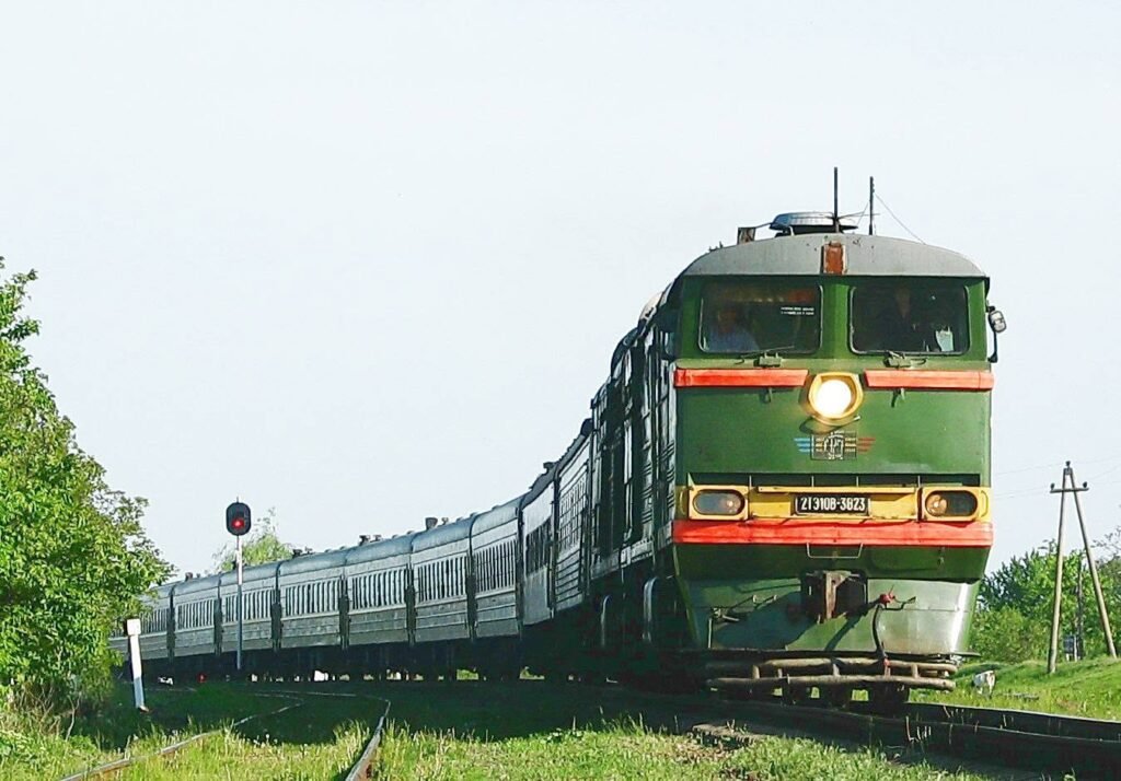 Calea Ferată din Moldova scoate la licitație opt locomotive diesel grele 2ТЭ10 și 3ТЭ10, în cadrul unei proceduri cu reducere organizate pe 30 iunie 2026