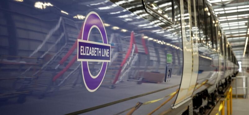 Alstom finalizează primul tren Aventra pentru Elizabeth Line, dintr-o comandă de zece unități produse la Derby