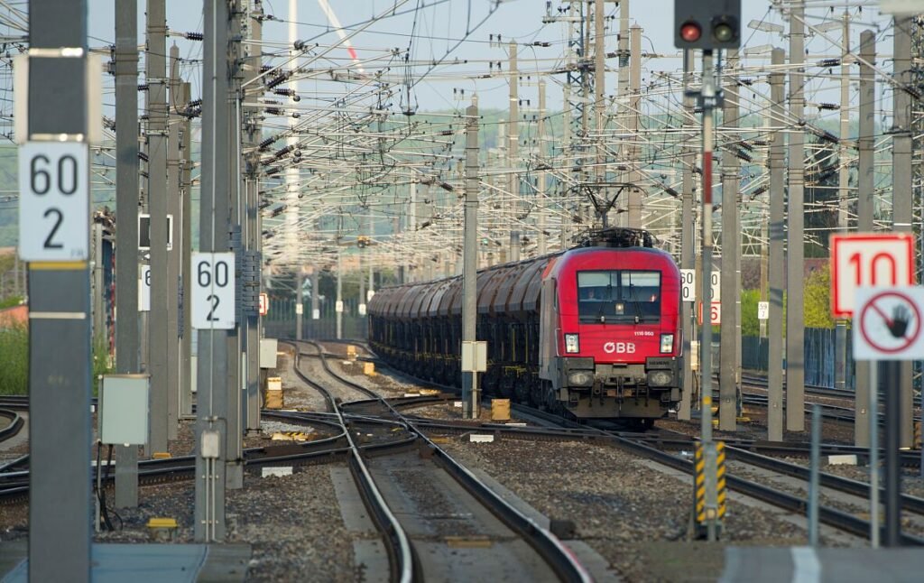 ÖBB introduce ajustări majore de orar în Flachgau din 14 iunie, pe fondul lucrărilor din Germania și al creșterii traficului de marfă deviat pe Weststrecke