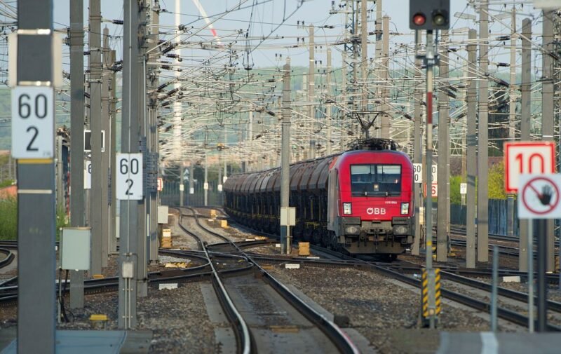 Lucrările Deutsche Bahn afectează circulația pe Weststrecke: ÖBB anunță rute alternative și întârzieri de până la 30 de minute până în decembrie 2026