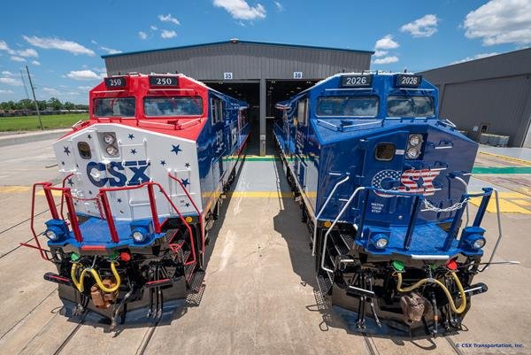 CSX prezintă două locomotive comemorative dedicate aniversării a 250 de ani ai Statelor Unite