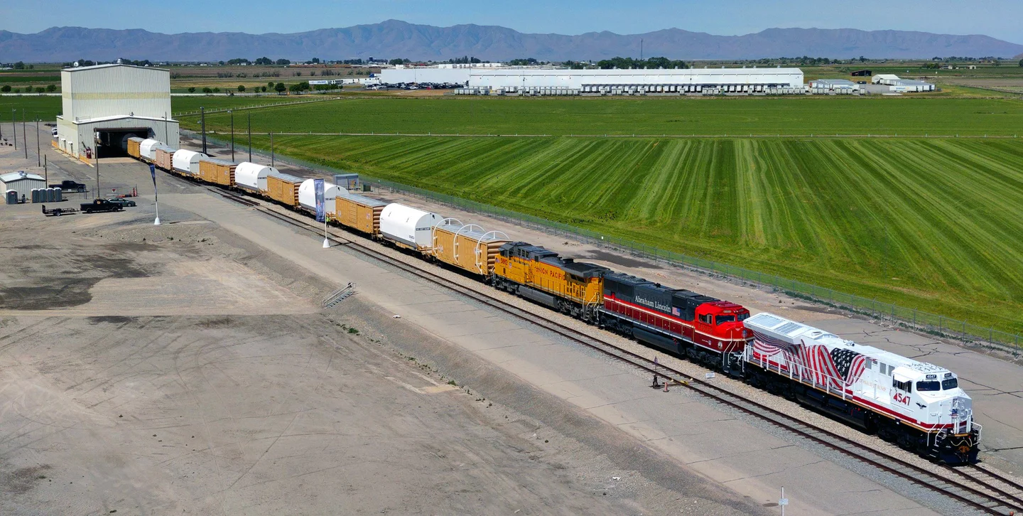 Locomotiva Union Pacific 4547 pornește în prima sa misiune, transportând componente pentru racheta Artemis III