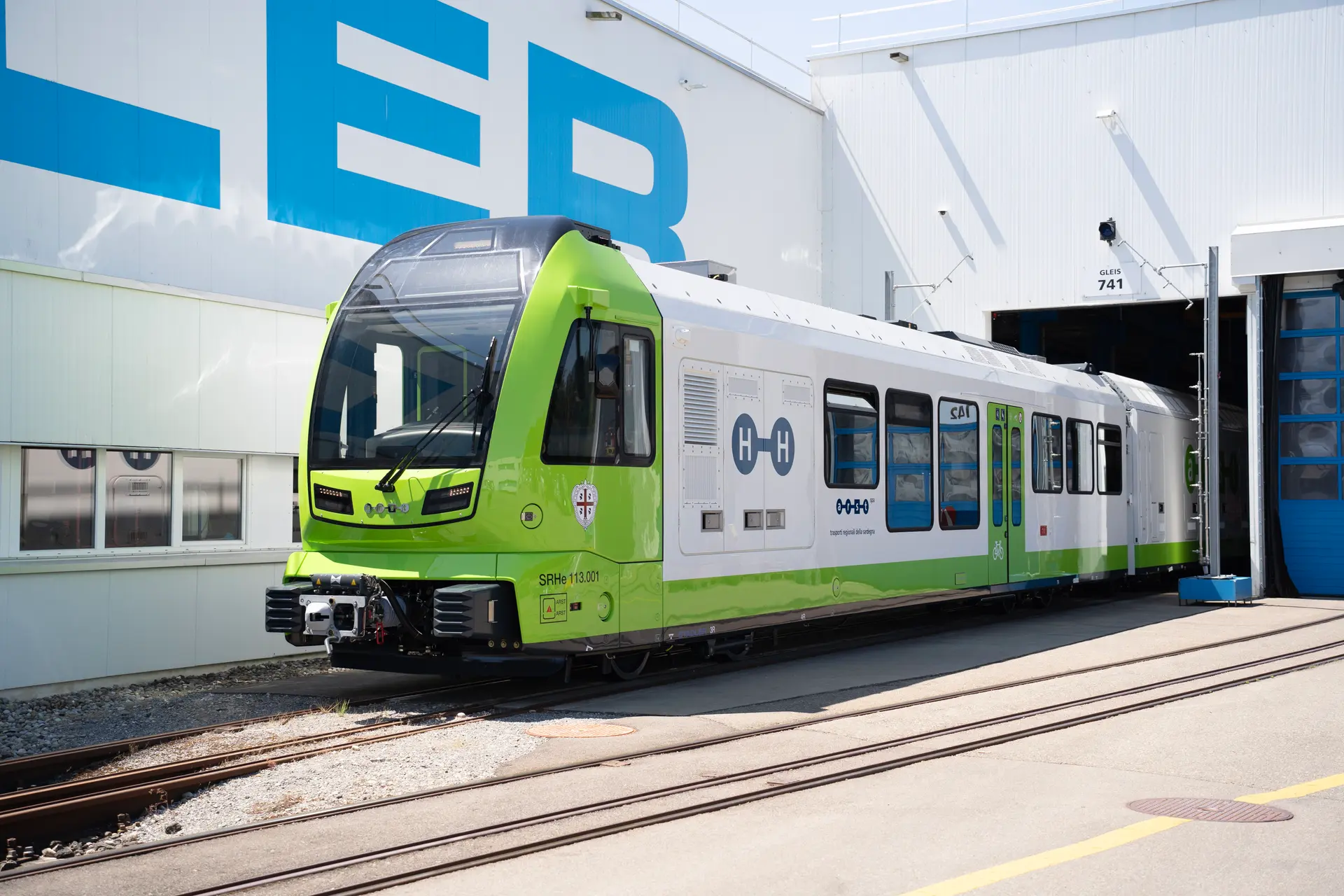 Stadler dezvăluie primul tren cu hidrogen pentru linii de ecartament îngust, o premieră mondială care marchează începutul unei noi ere pentru mobilitatea feroviară sustenabilă