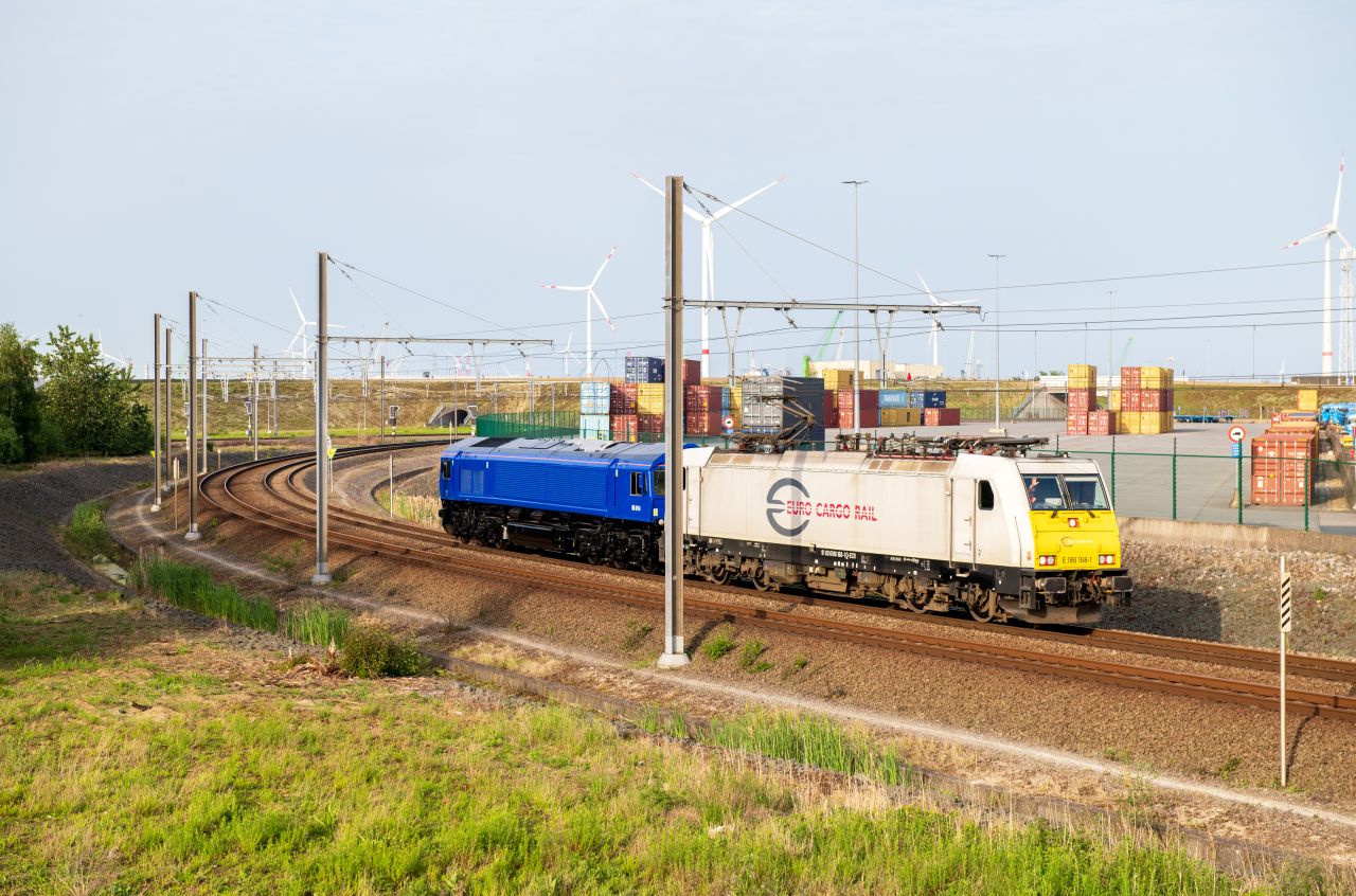 DB Cargo transportă locomotive modernizate Class 66 din Marea Britanie în România, printr-o cooperare europeană fără întreruperi