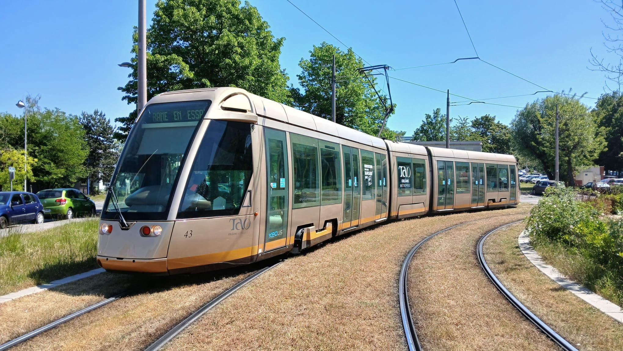 Orléans Métropole repune în serviciu o ramă Citadis 301 după șase luni de expertizări, în cadrul programului de prelungire a duratei de viață a tramvaielor 301 și 302