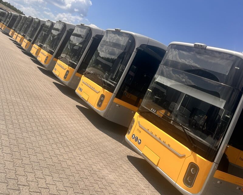 Qbuzz inspectează cele 45 de autobuze electrice Yutong U12 care vor intra în serviciu în concesiunea Groningen–Drenthe