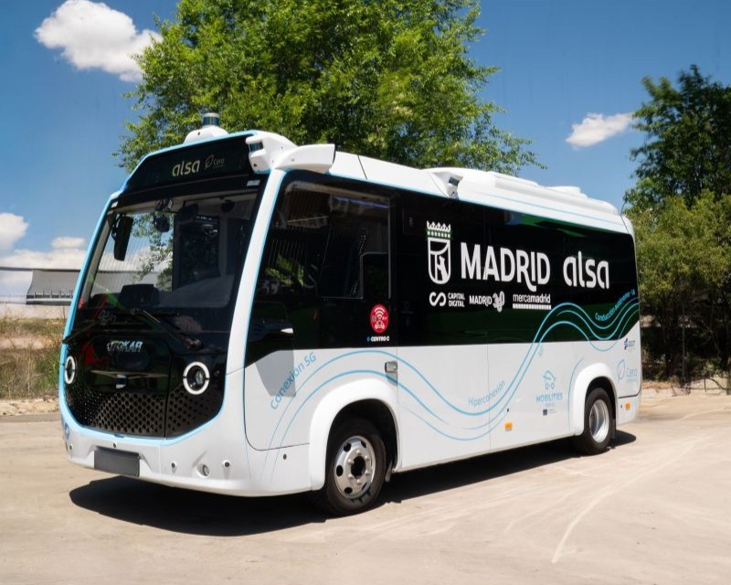 Madrid lansează primul autobuz autonom „on‑demand” din Spania în zona logistică Mercamadrid