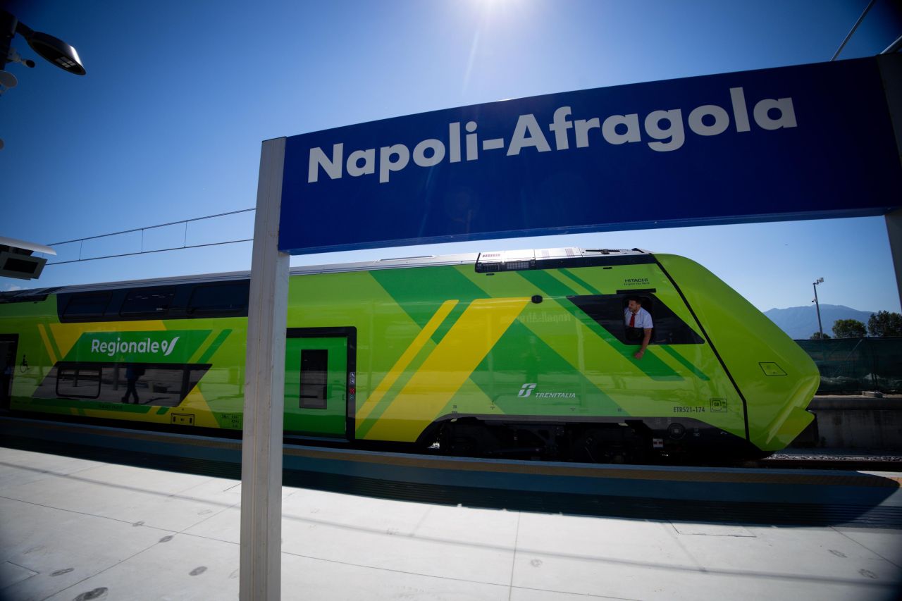 Trenitalia introduce oprirea trenurilor Regionale în stația Napoli Afragola, crescând integrarea cu rețeaua de mare viteză