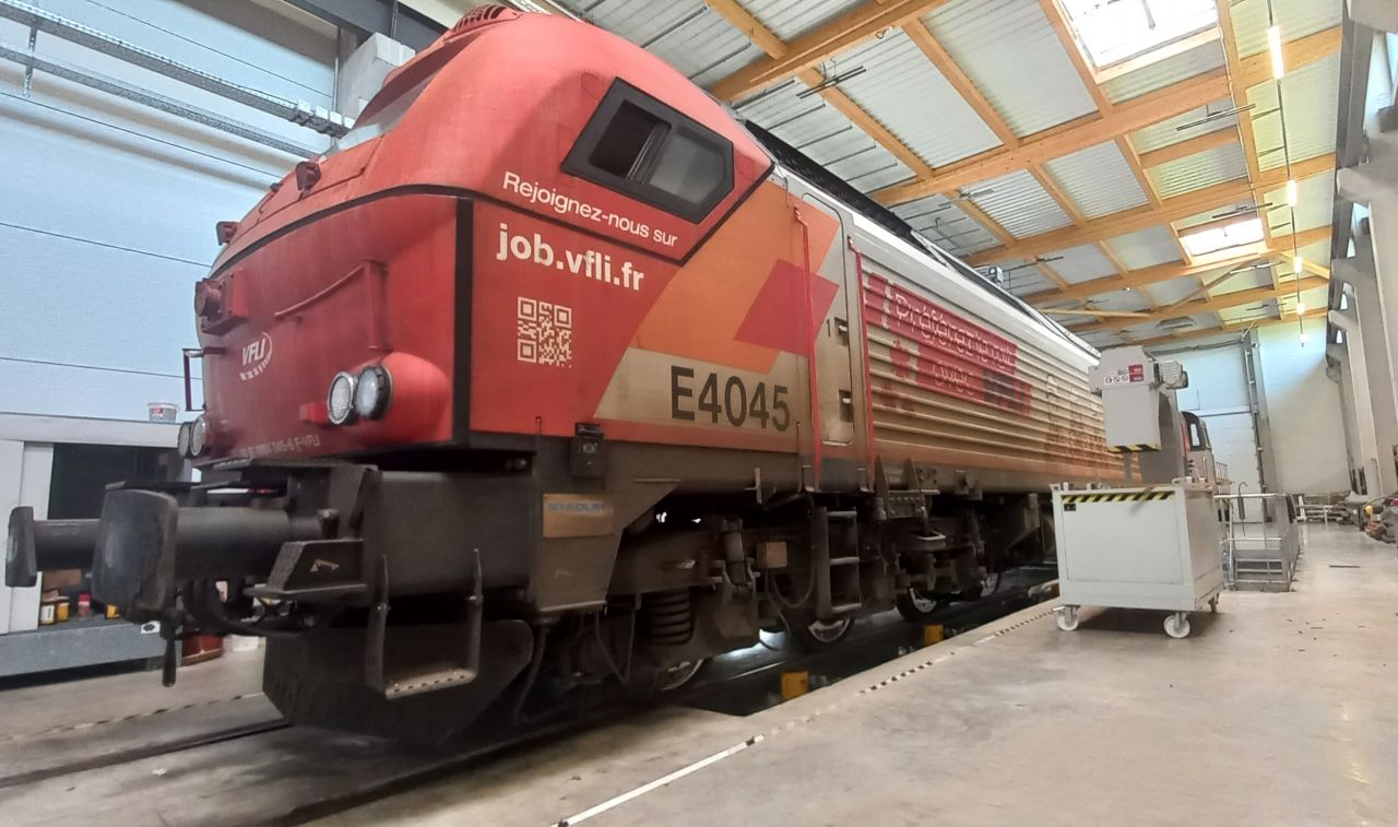 Akiem finalizează reprofilarea unei locomotive Euro 4000 în atelierul din Ostricourt