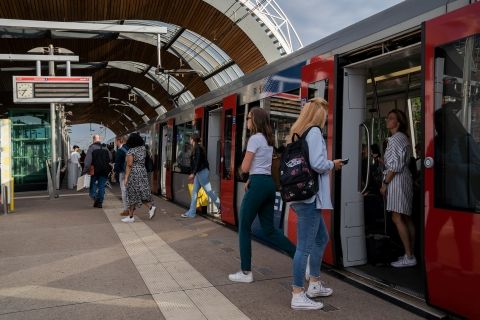 MRDH confirmă definitivarea Vervoerplannen 2027 pentru HTM, RET și EBS