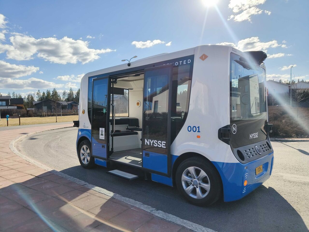 Tampere introduce primul autobuz robot complet autonom în transportul public de zi cu zi, pe linia 301