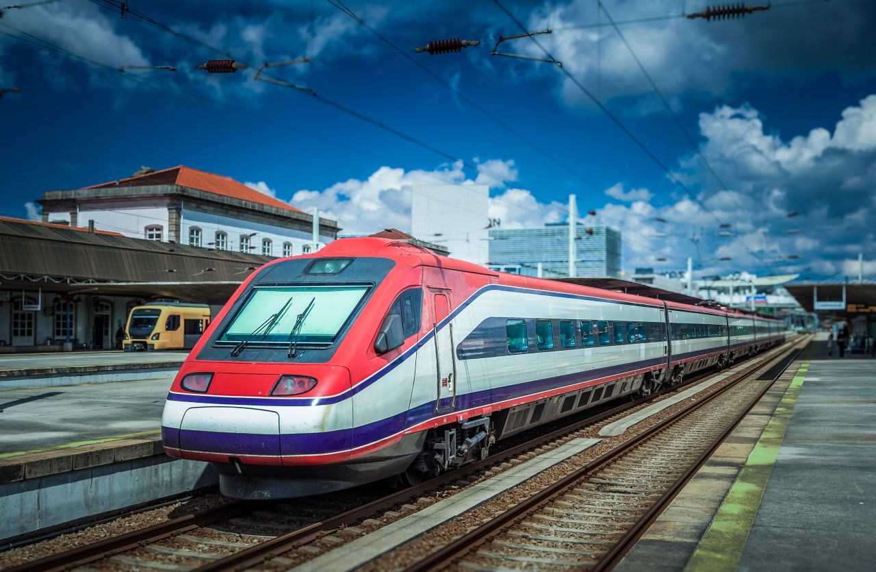 Kontron Transportation modernizează rețeaua de comunicații feroviare din Portugalia, pregătind trecerea la FRMCS