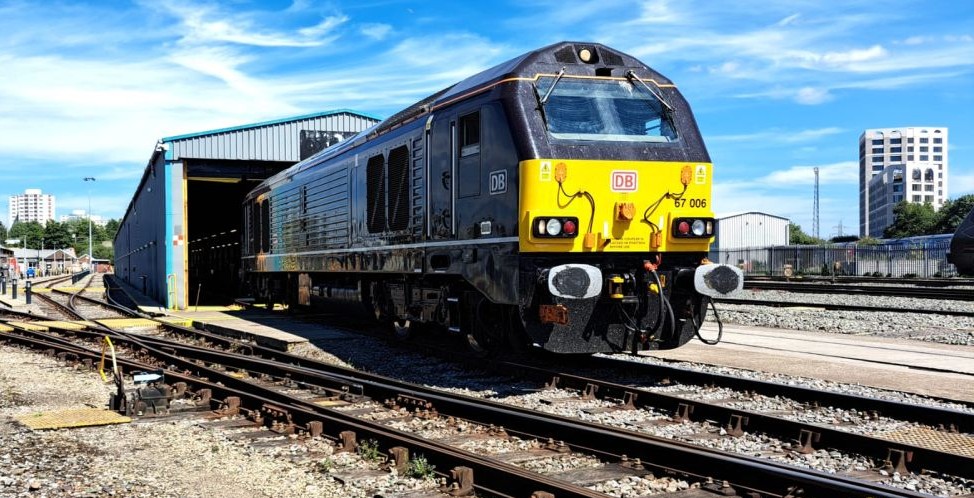 Arriva TrainCare Bristol Barton Hill intervine prompt pentru alimentarea locomotivei DB Cargo Class 67 „Royal Sovereign”, simbol al trenurilor charter britanice