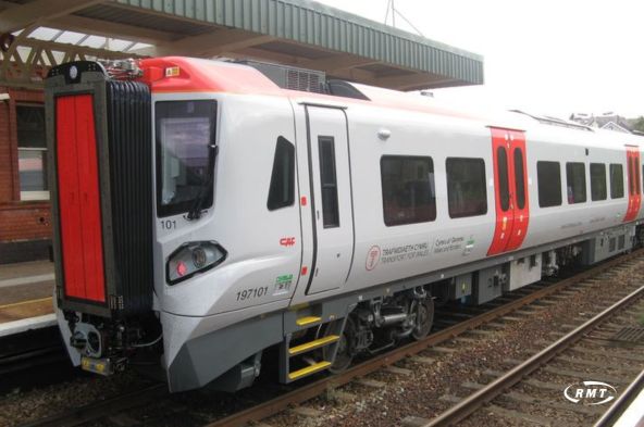 Greva declanșată de angajații CAF Rail afectează mentenanța trenurilor Transport for Wales, pe fondul unui conflict salarial escaladat
